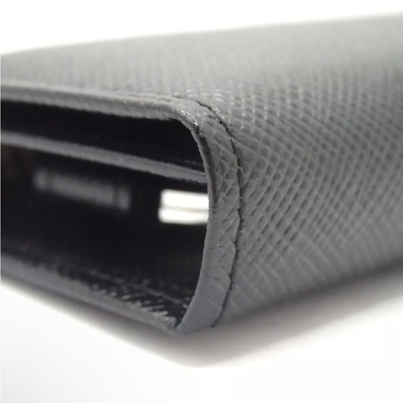 BURBERRY NWOT KEYCASE KEYHOLDER - Picture 8 of 12